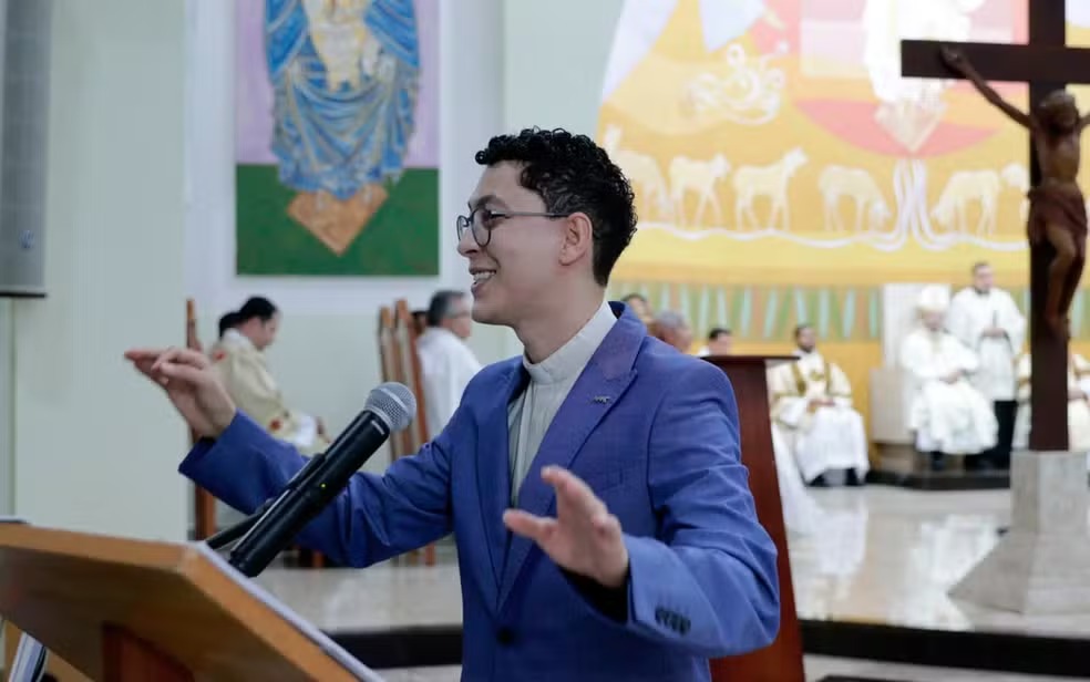 Saiba quem é Wallison Rodrigues, padre que já esteve em clipe da Romaria de Trindade (GO) e leva composições para todo o Brasil