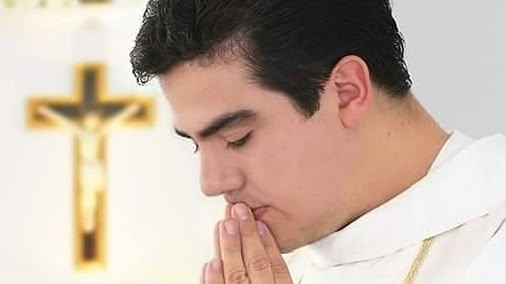 Padre Robson lamenta morte de fundador da Rede Vida e participa de despedida