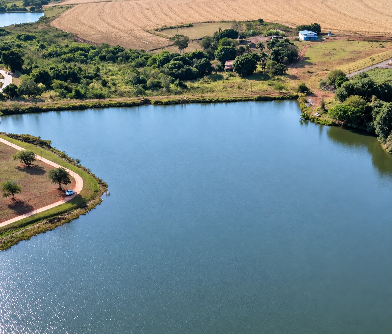 Criança fica em estado gravíssimo após se afogar em lago de Trindade (GO); Pai é preso