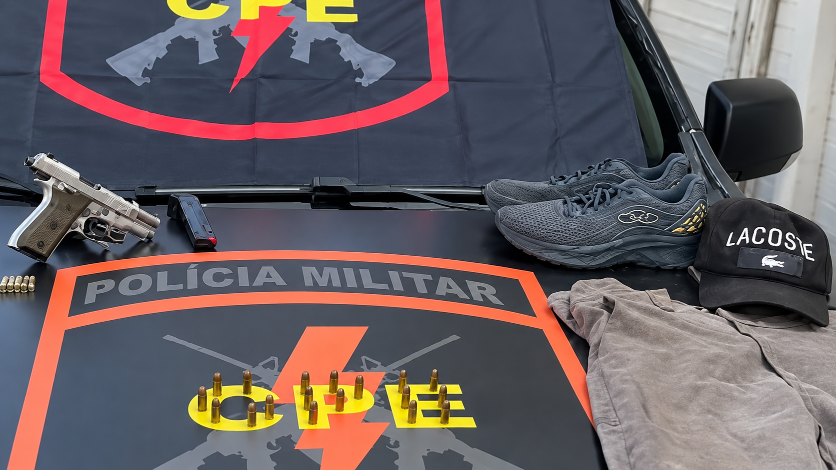 Três são conduzidos com pistola e objetos furtados durante ação da CPE em Trindade (GO)