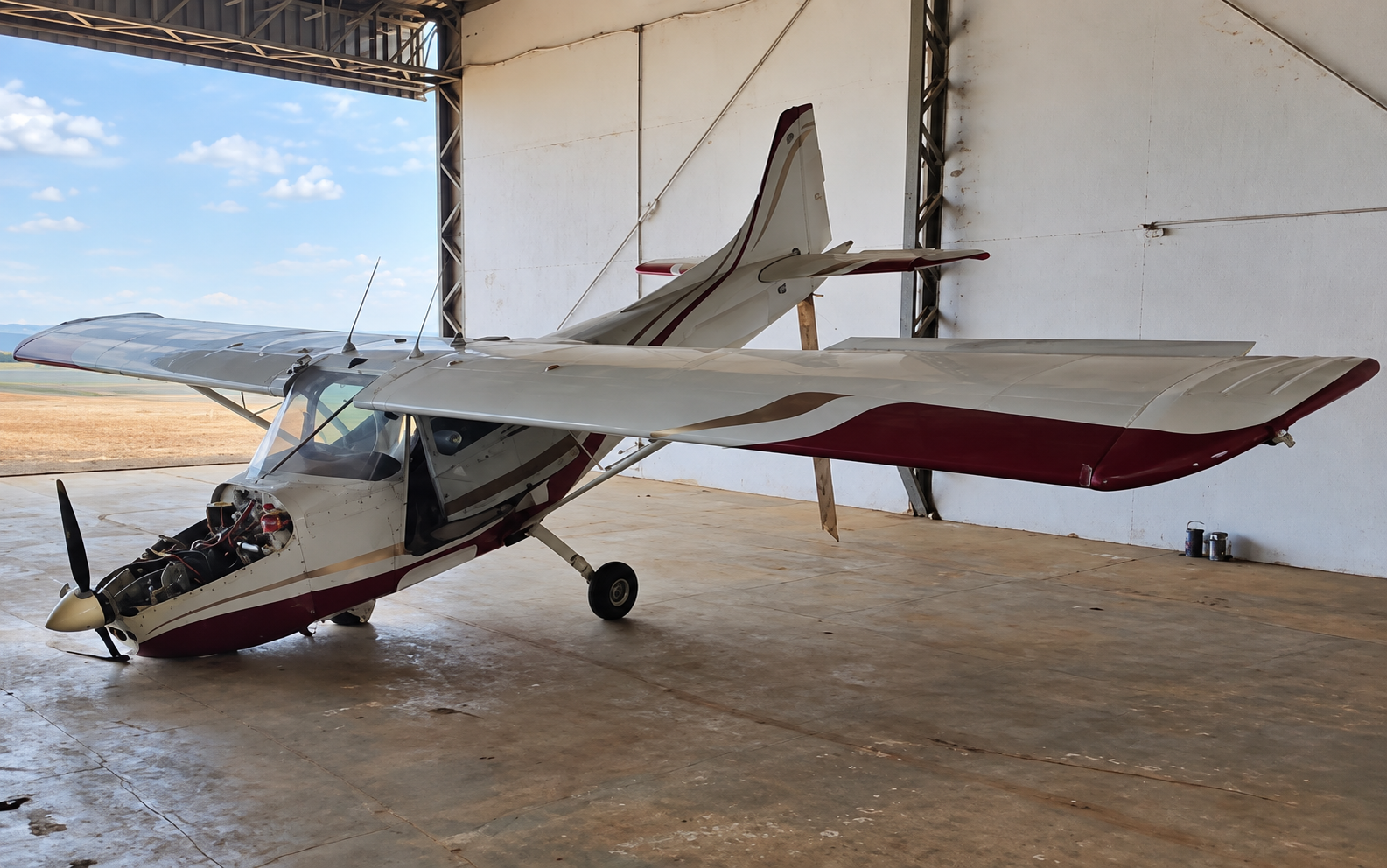 Operação mira grupo suspeito de usar aviões para transportar cocaína da Bolívia; investigação começou após desembarque da droga em Trindade (GO)