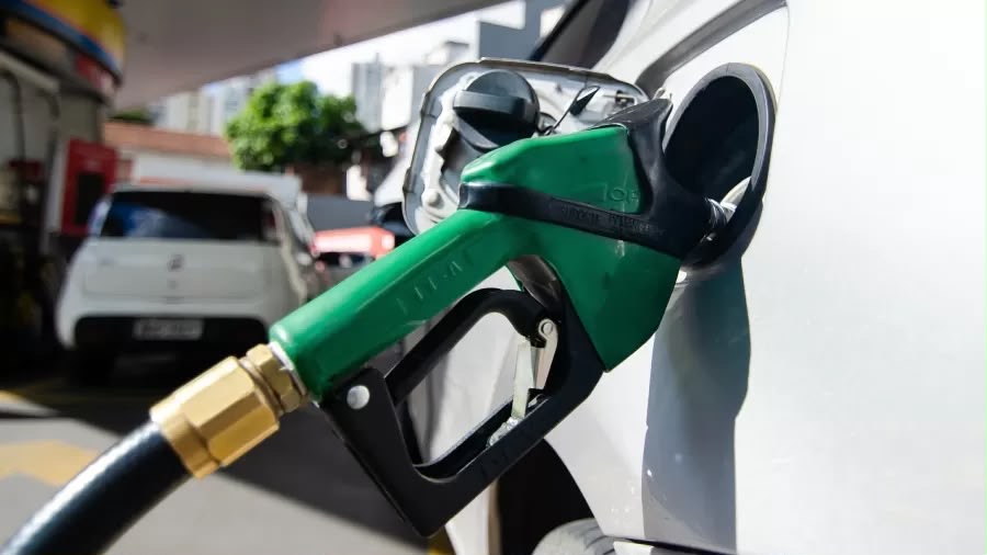 Gasolina mantém preço médio de R$ 6,84 em Trindade (GO); diesel e gás de cozinha têm alta