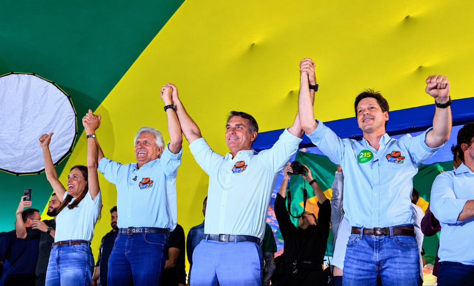 Flávio Bolsonaro fará carreata em Trindade (GO) ao lado de Ronaldo Caiado e Daniel Vilela