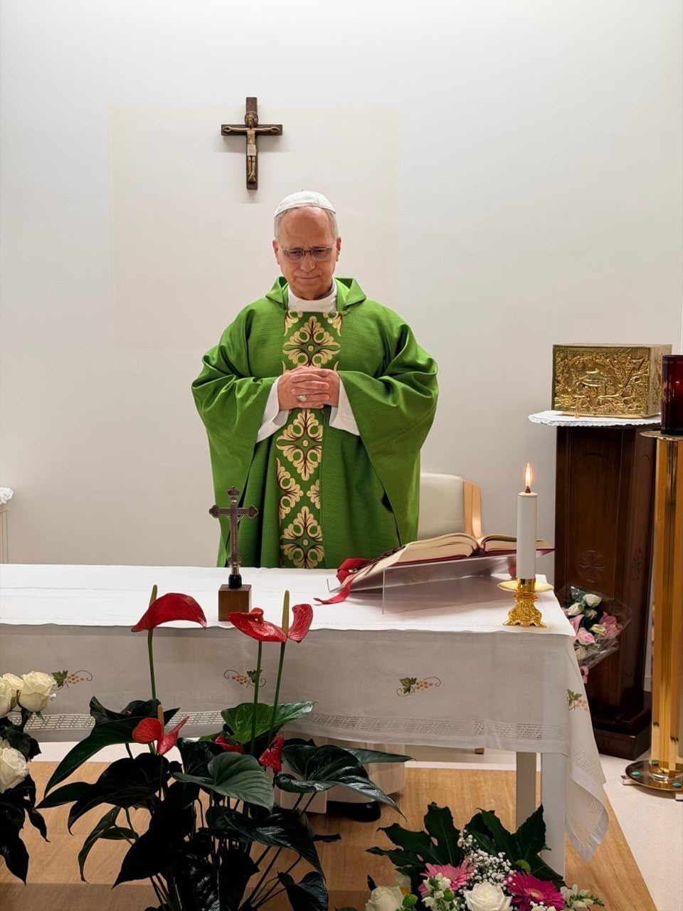 Vaticano divulga imagens do papa após cirurgia e confirma aparição no domingo